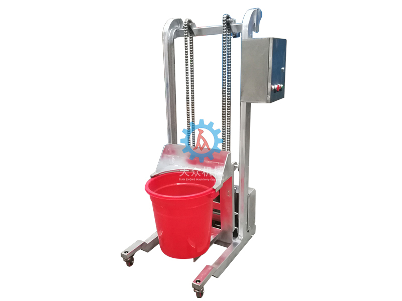 圓桶不銹鋼提升機(jī).jpg 圓桶不銹鋼提升機(jī).jpg